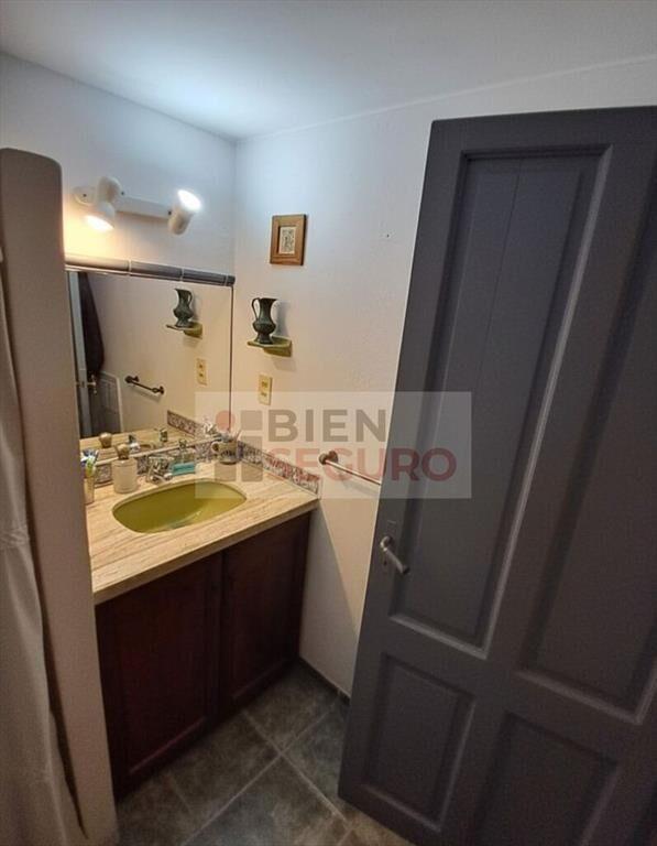 Cómoda casa de 4 dormitorios, 2 baños, en venta en Pocitos