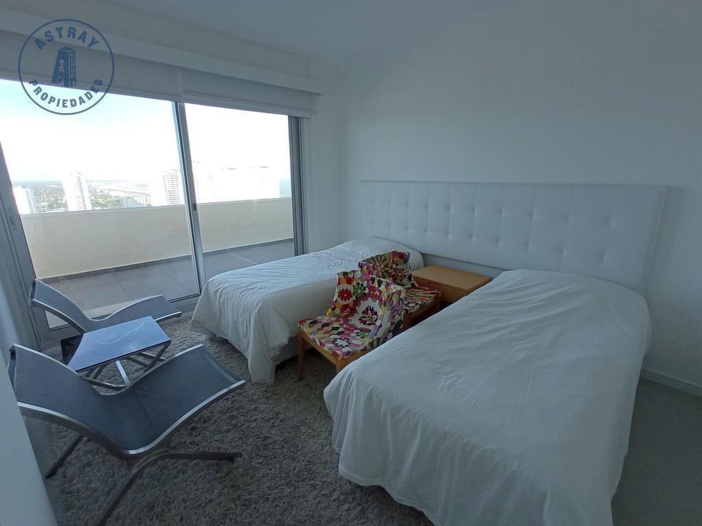 Penthouse en parada 7 de Playa Brava...