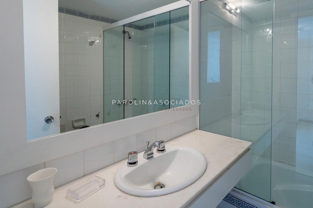 Apartamento en Venta de 3 dormitorios Frente al ,