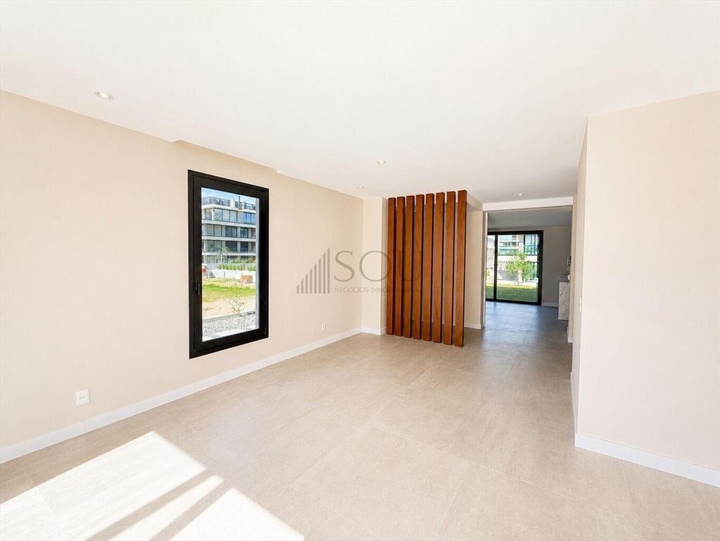 Venta Casa 4 dormitorios parrillero en Barrio Parques 2
