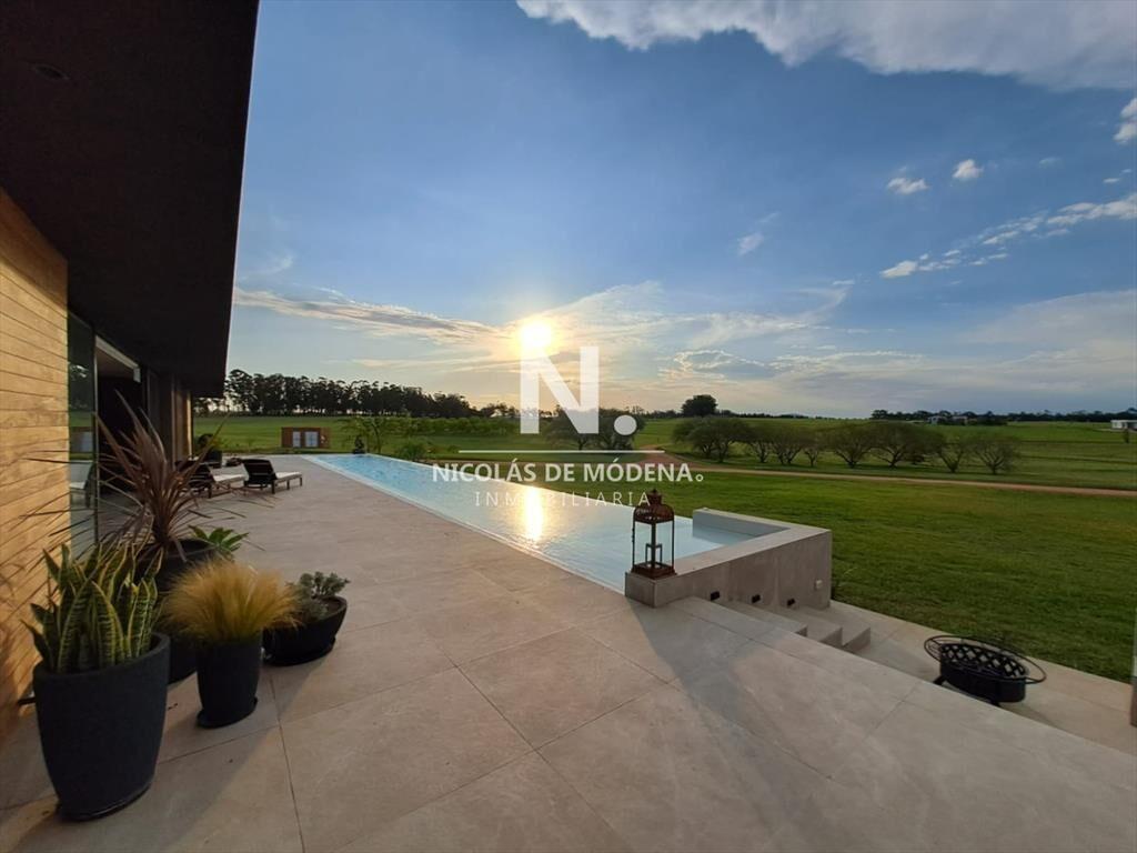 Espectacular chacra con chalet en venta de un 2