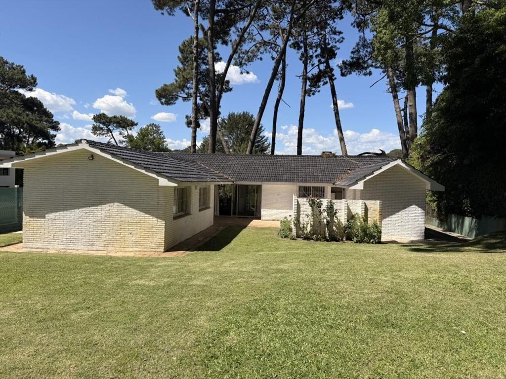 Casa en Alquiler de Verano en Cantegril con amplio patio y