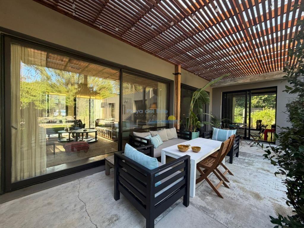 Confortable casa en Barrio Privado