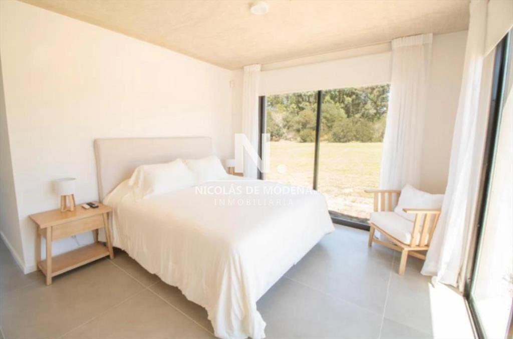 Vende casa en Pueblo mio, Manantiales de 4 dormitorios.