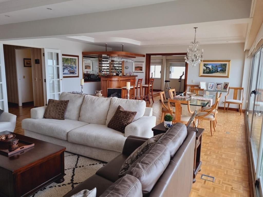 PARODI VENTA APARTAMENTO POCITOS RAMBLA  4 DORMITORIOS 4 BA