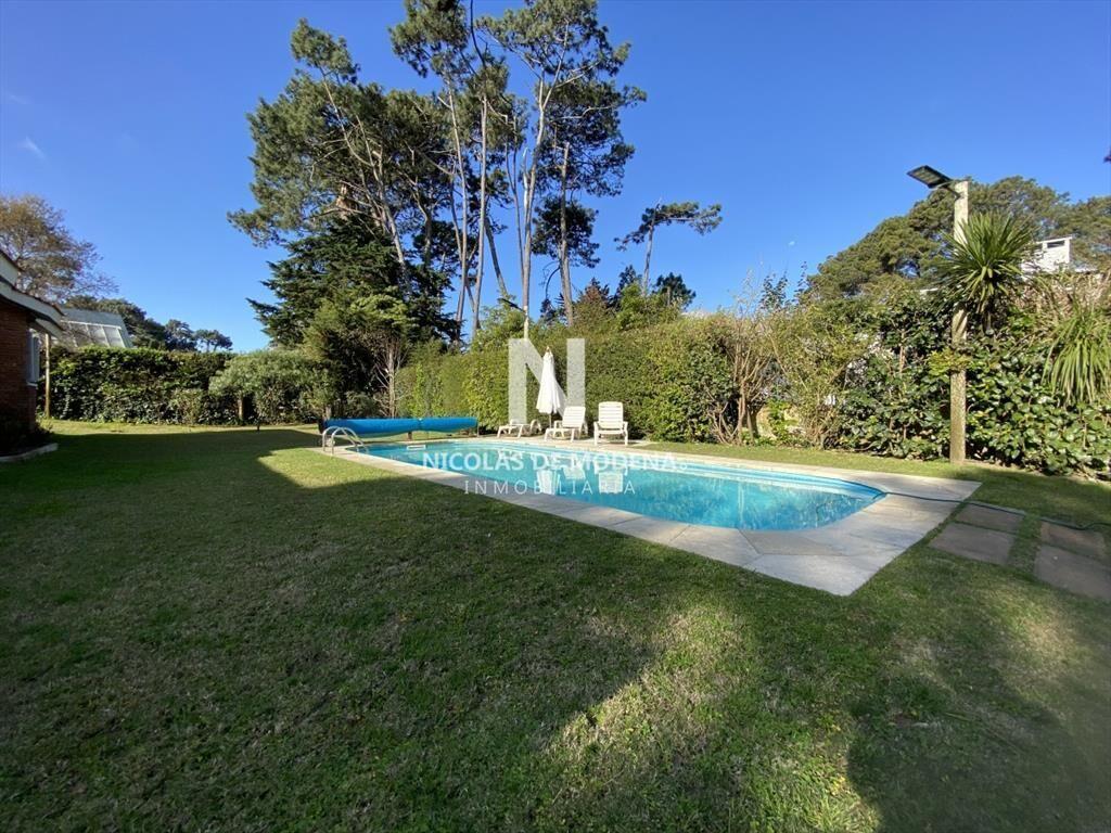 Chalet en Lugano con piscina climatizada y todas las comodi