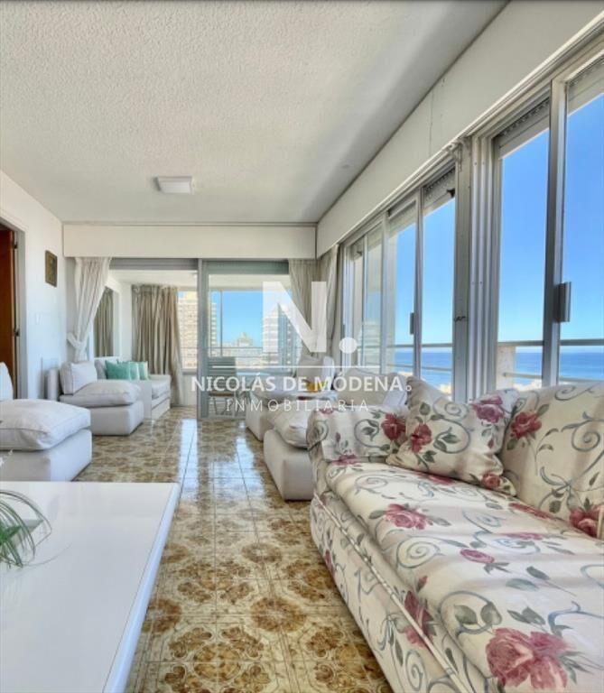 Vende Apartamento de 2 dormitorios en Punta del