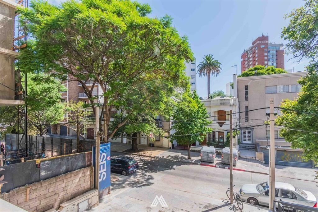 VENTA PTA CARRETAS APTO 3 DORMS  PATIO A RECICLAR
