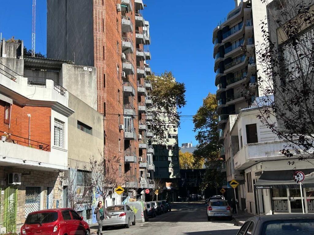 VENDO LOCAL COMERCIAL / DEPOSITO EN CORDON SUR