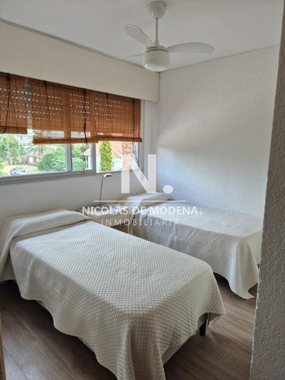 Vende en Aidy Grill, Apartamento de 3 dormitorios.