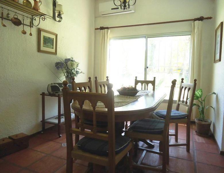 MUY LINDA CASA CON PISCINA