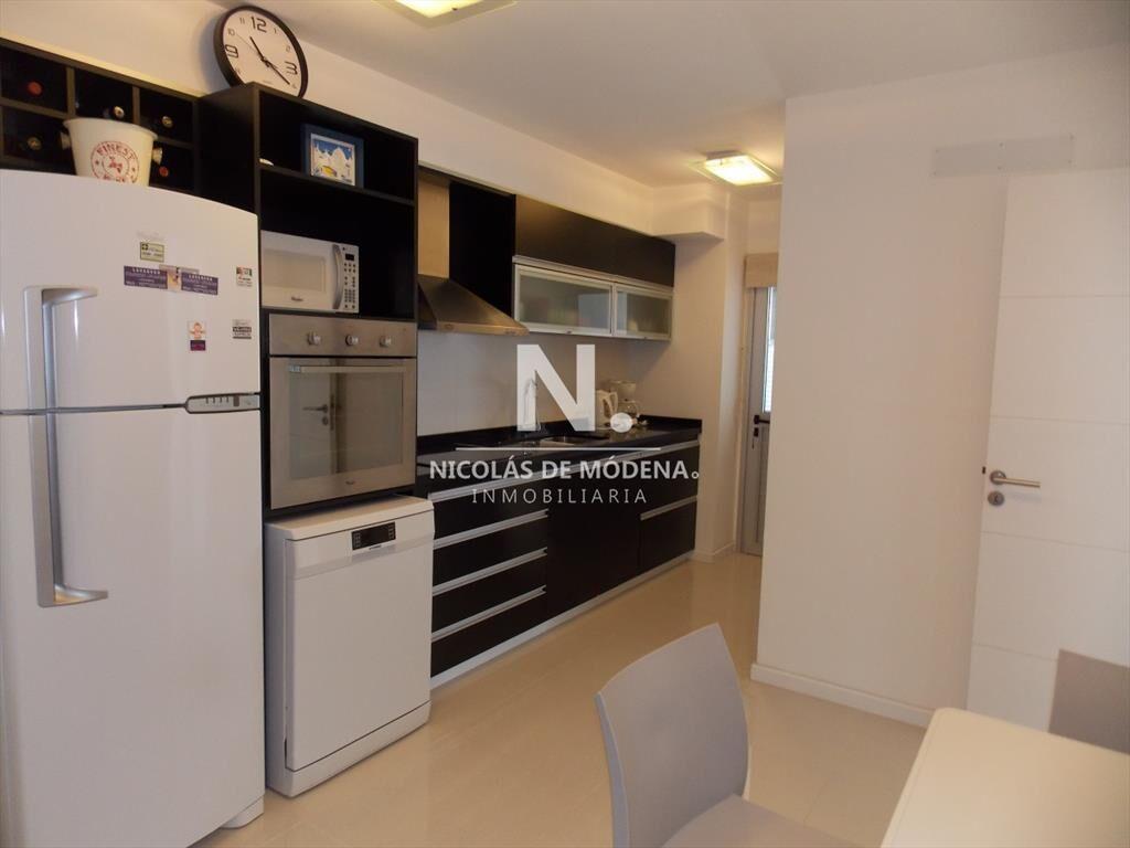 Vende apartamento a metros del mar en Brava Punta