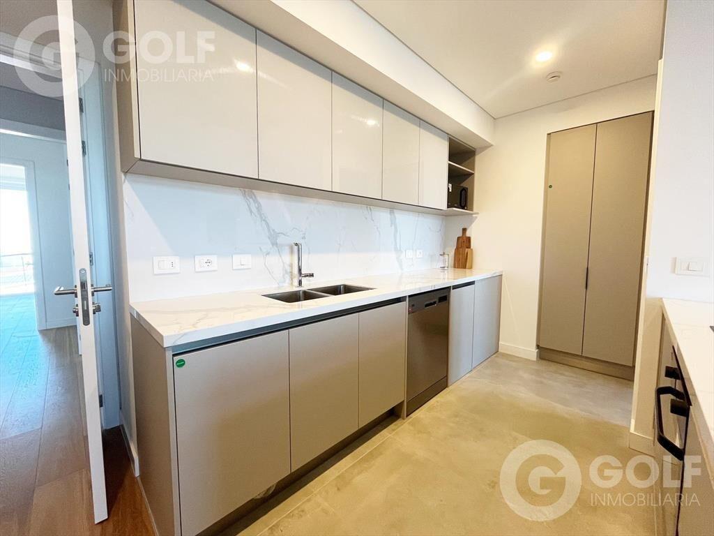Venta de Apartamento de 4 Dormitorios en la Rambla de Carra