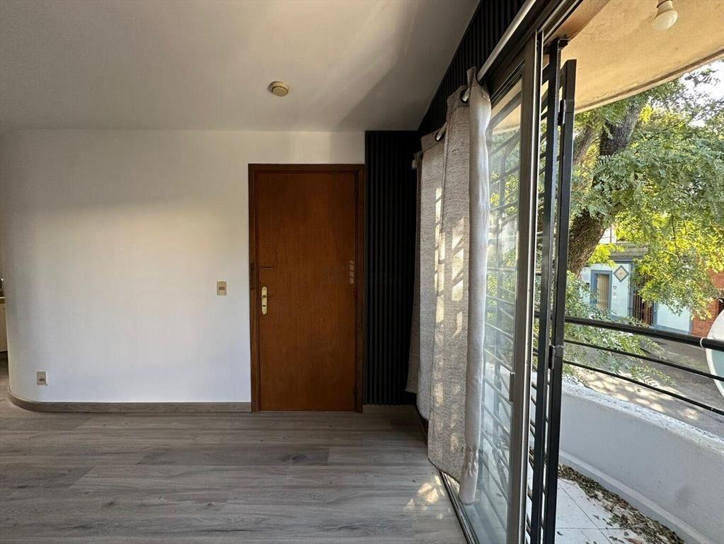 Se alquila Apartamento de un dormitorio con balcón en Parqu