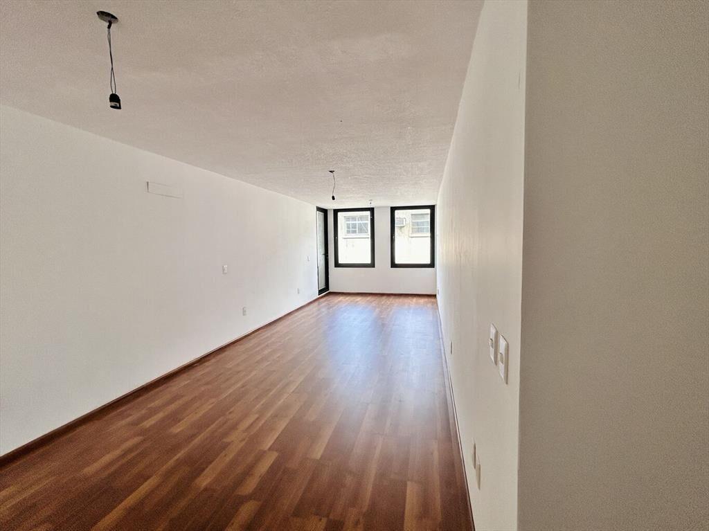Venta apartamento 4 dormitorios en Ciudad Vieja con renta