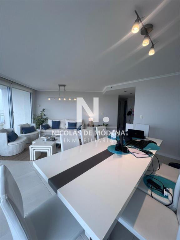 En venta apartamento de 3 dormitorios en suite en