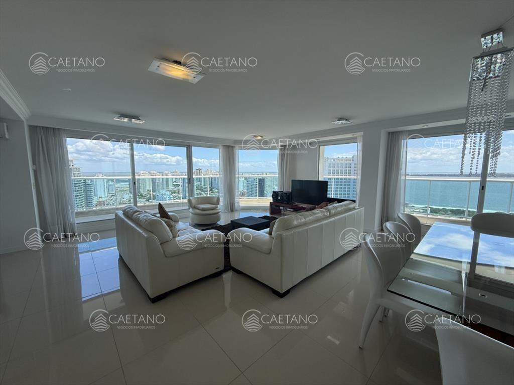 Apartamento en venta 3 dormitorios - Playa Mansa,