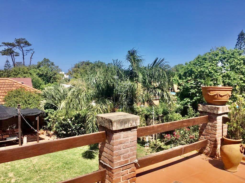 Hermosa casa a la venta de 5 dormitorios - Codigo 5981