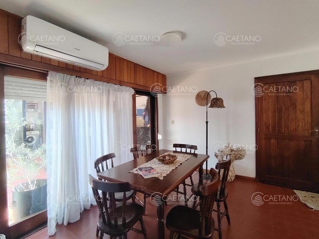 Casa de 3 dormitorios en alquiler anual, Playa Mansa, Punta