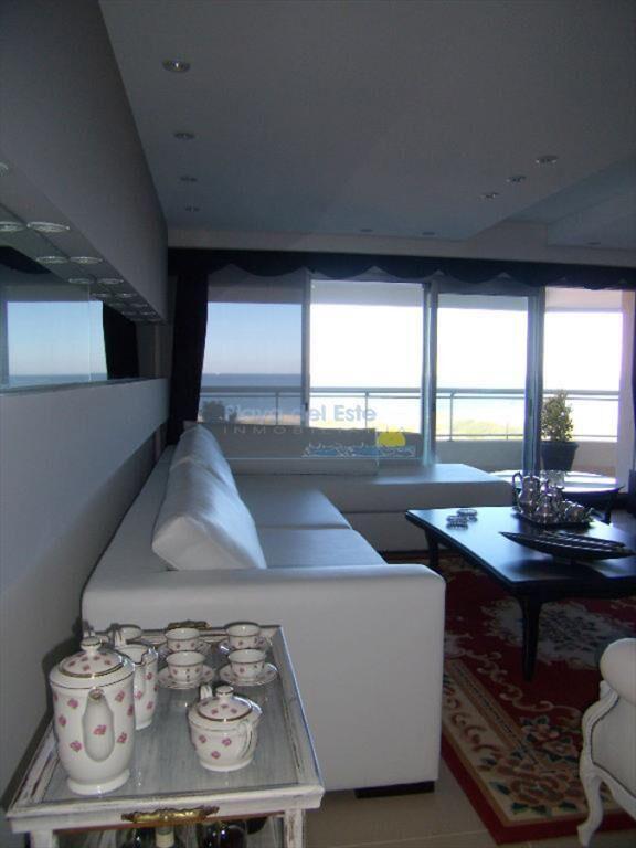 Apartamento en Brava, 3 dormitorios *