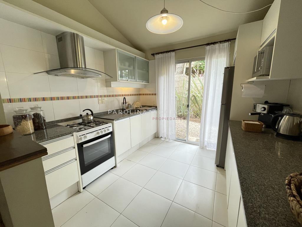 Casa de 4 dormitorios en venta, Montoya La Barra