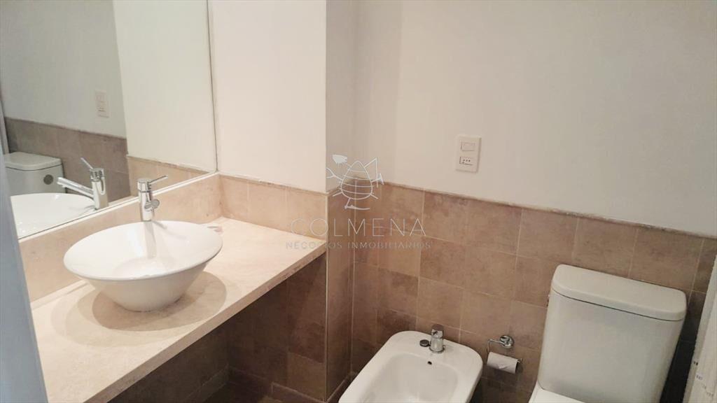 Venta de apartamento de dos dormitorios con dos