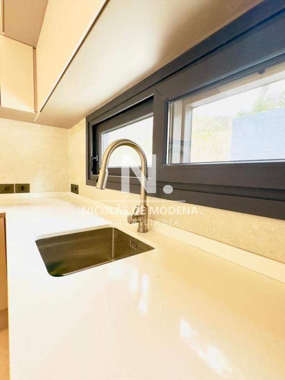 Vende casa a estrenar en Club del lago, Punta