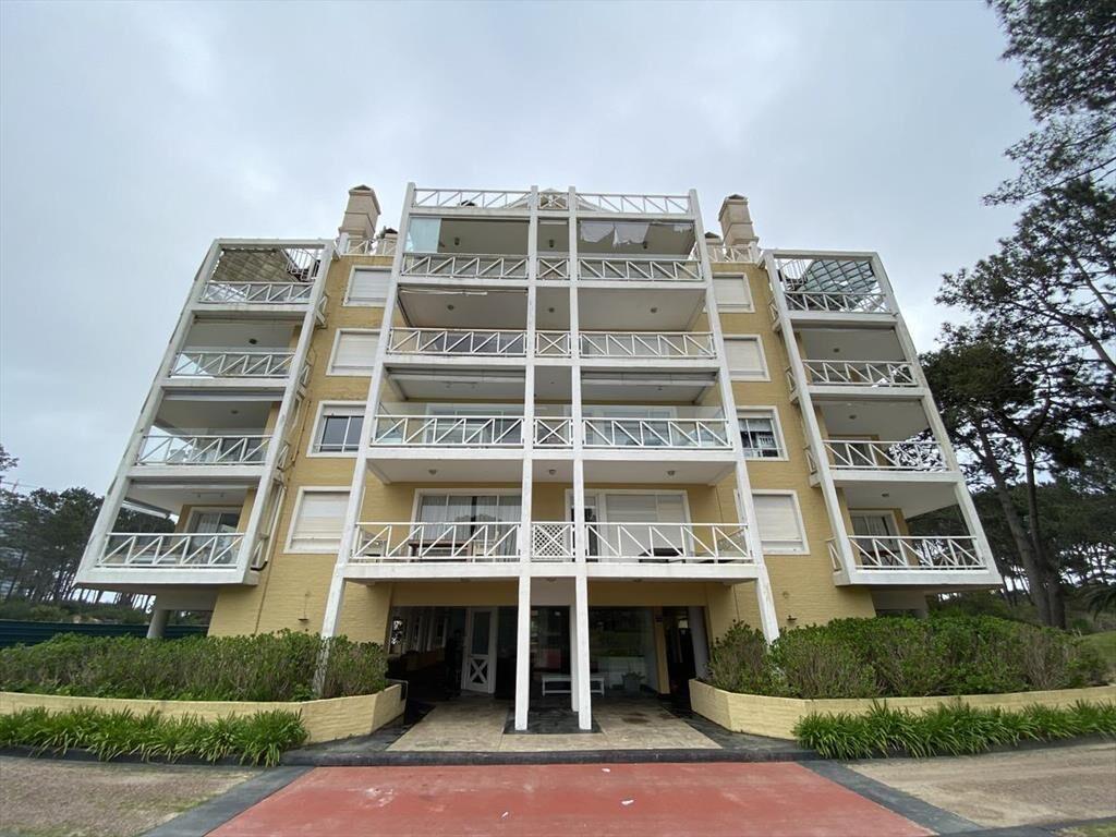 Rambla de la Brava, casi la Barra, 110 m2 , 2 dormitorios,