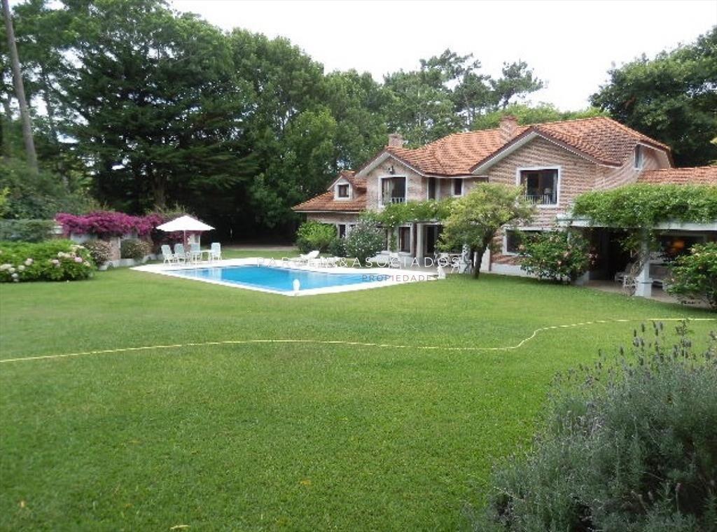 Hermosa casa en venta en Rincón del Indio, Punta