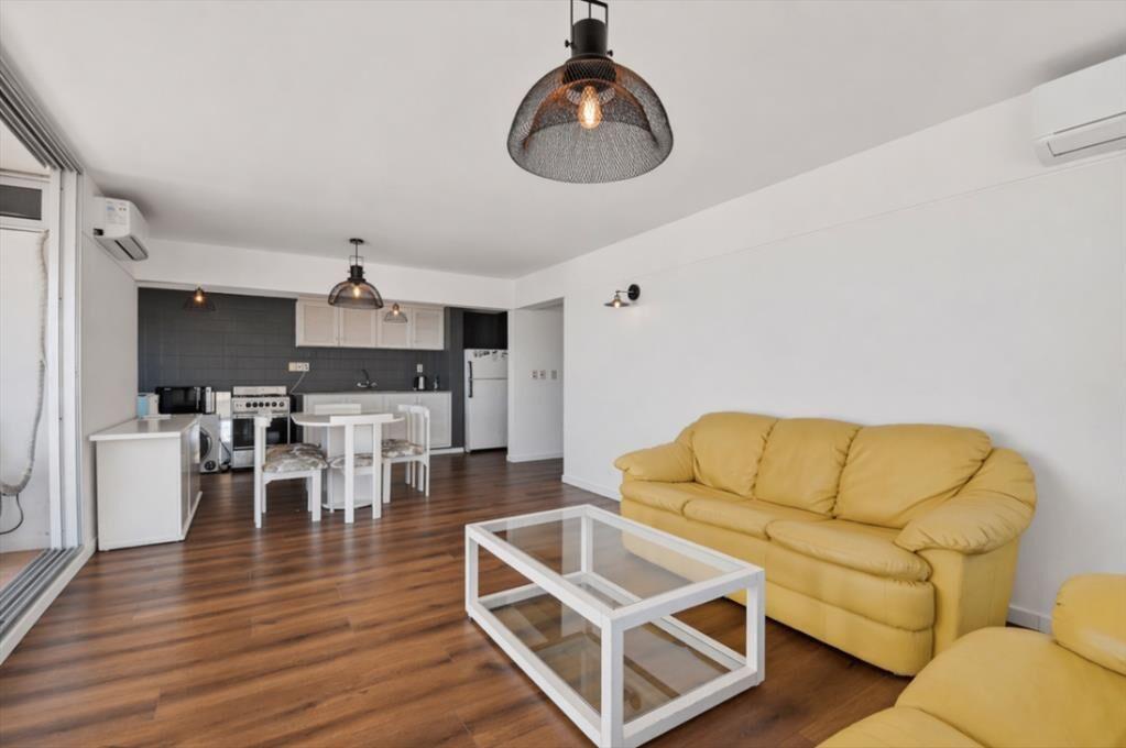 Apartamento en venta c/ cochera en Península