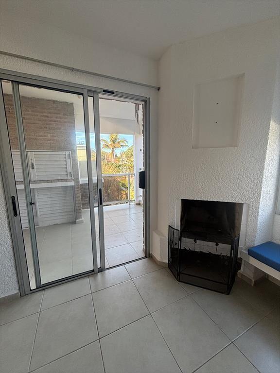 Venta con renta - 2 dormitorios - Cochera -