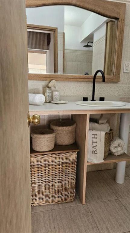 ei alquila Apartamento de dos dormitorios y garage en la ra