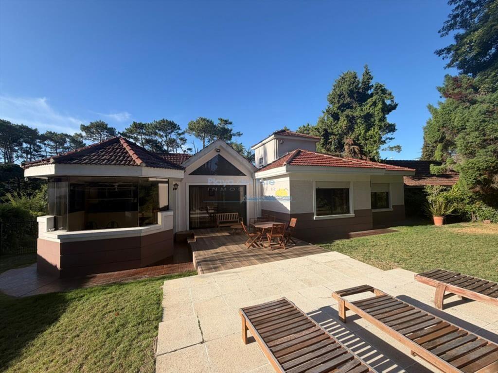 Casa en Alquiler anual U$D 4500 Punta del este 3