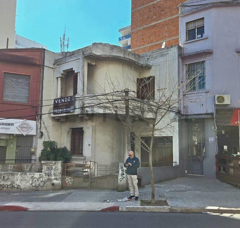 Venta casa Pta Carretas Comercio 21 de setiembre o flia g...