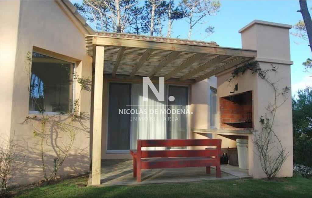 Casa en Laguna Blanca - La Barra