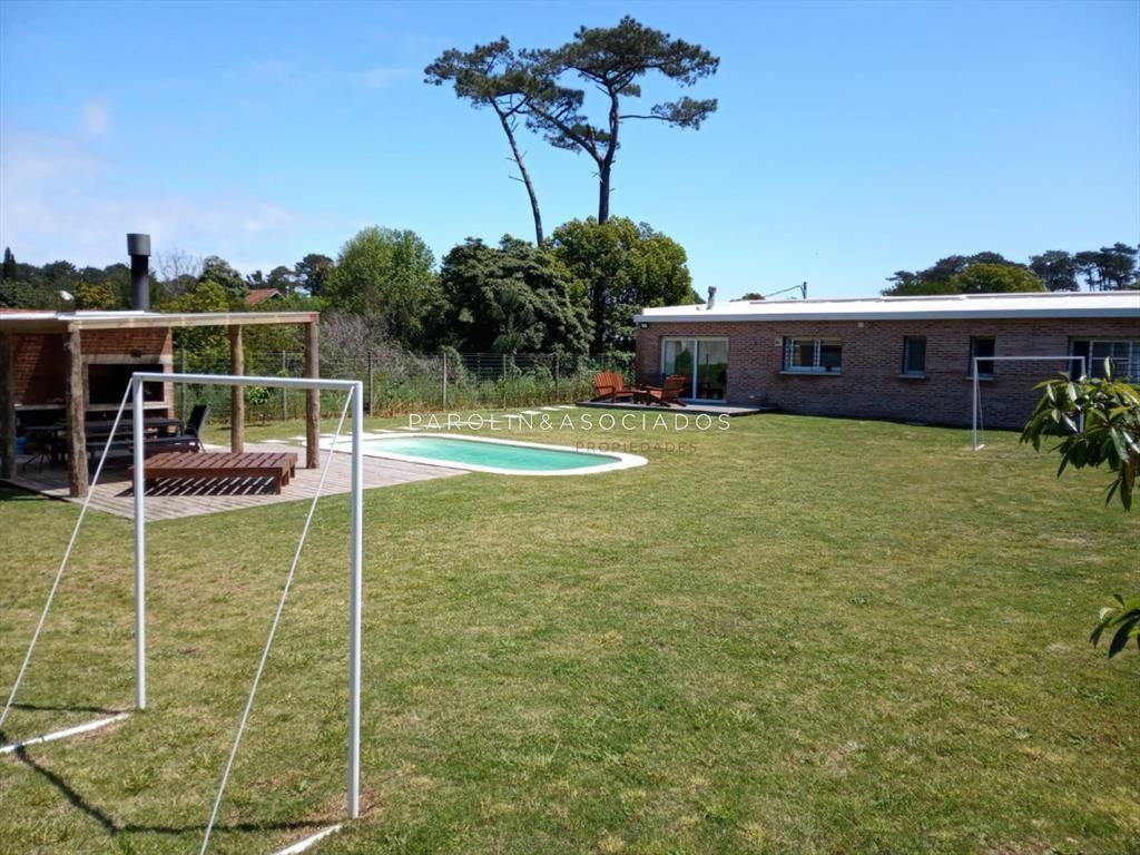 Casa en excelente estado en zona Marly - Punta del Este
