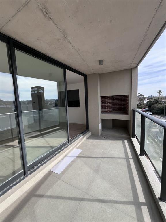 APARTAMENTO A ESTRENAR SOBRE RAMBLA COSTANERA