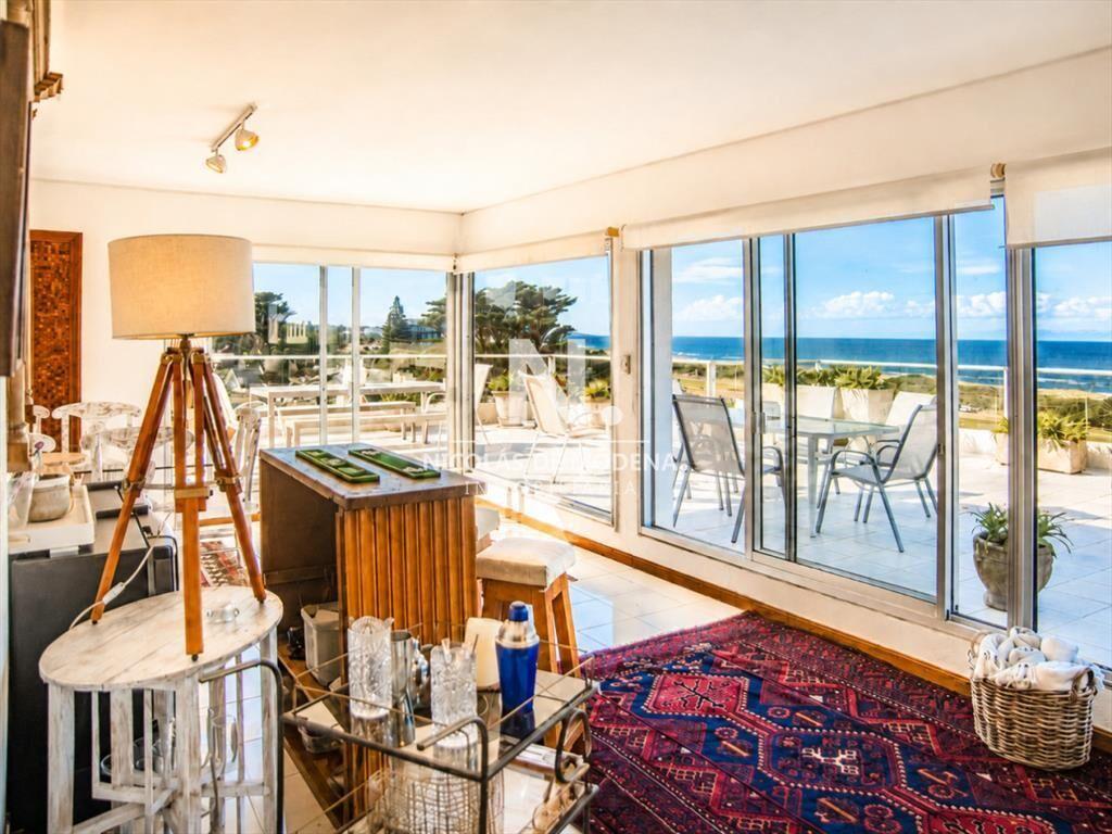 Expectacular apartamento en venta frente al mar,