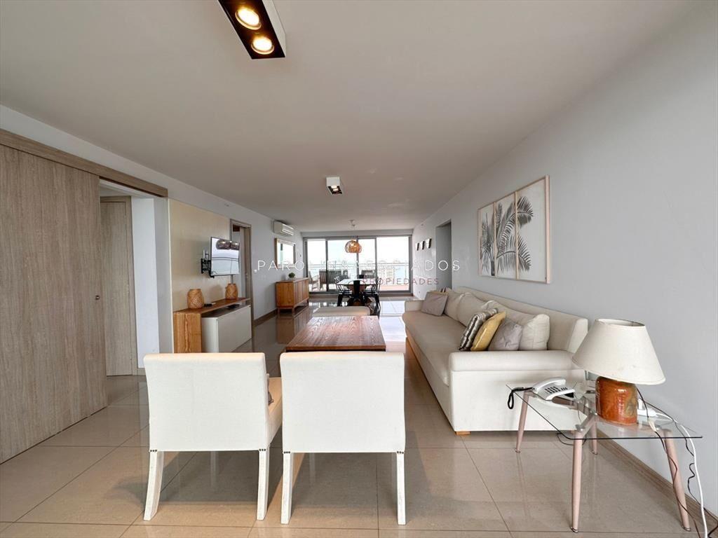 Apartamento en venta de 3 dormitorios en Edificio