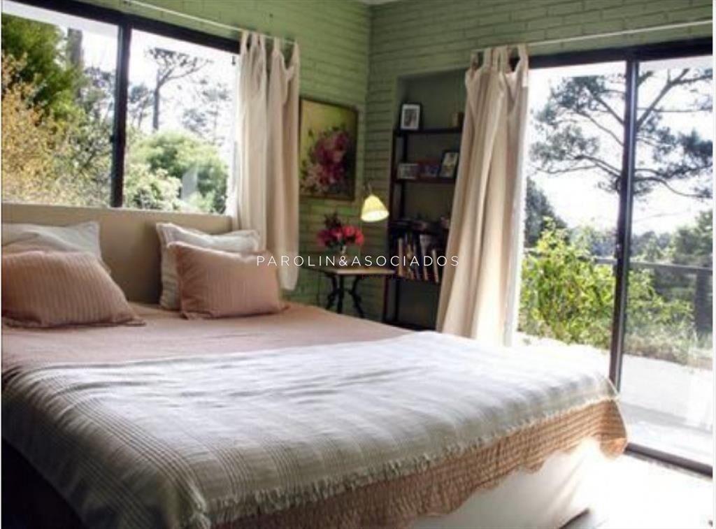 Venta de casa de 6 dormitorios en zona exclusiva de Punta d