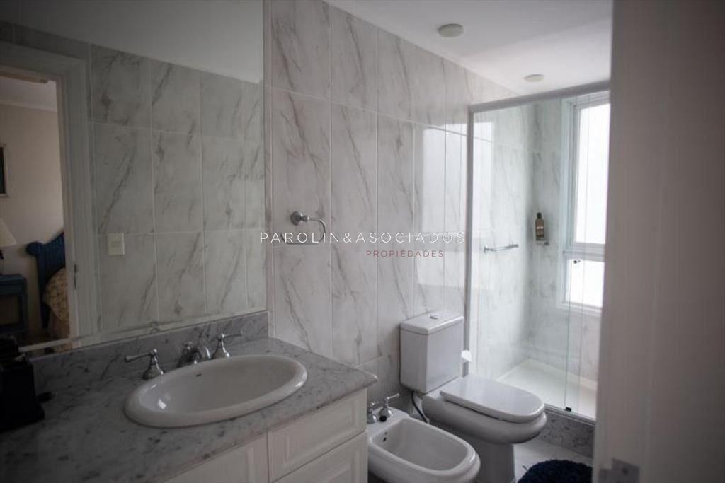 Apartamento en venta de 3 dormitorios en Tower,