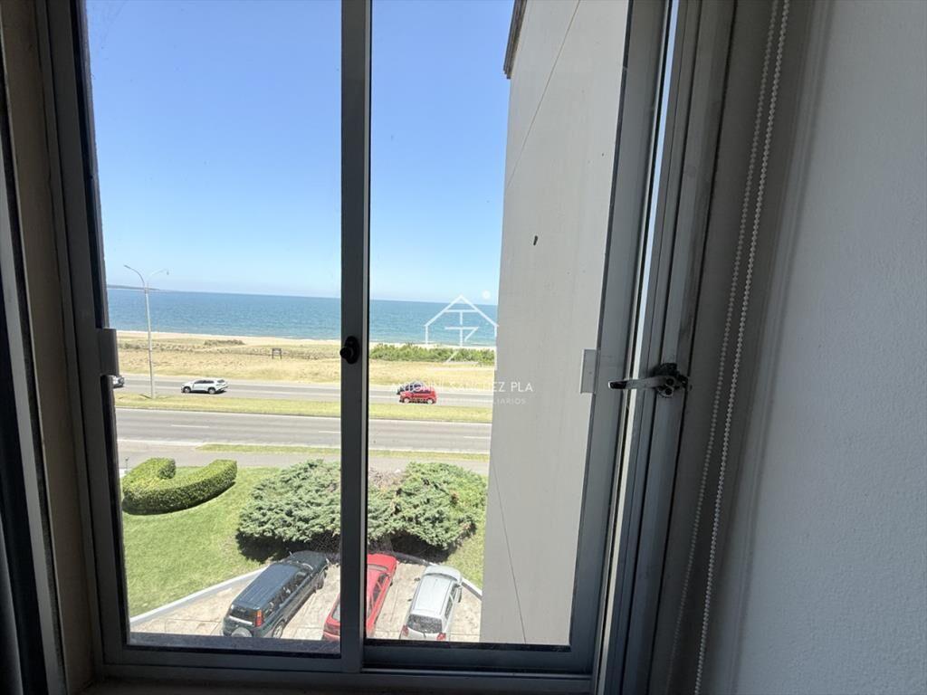 Venta apartamento 3 dormitorios primera linea,