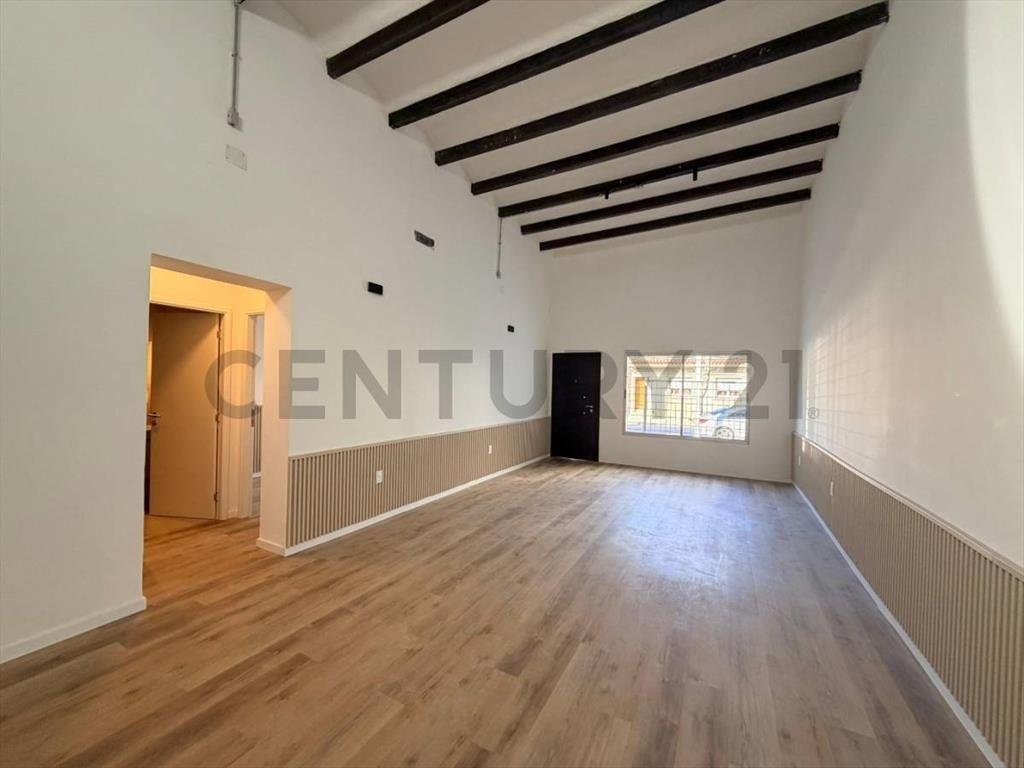 Casa a ESTRENAR/Reciclada/mt Bulevar Artigas/Cochera 2 au...