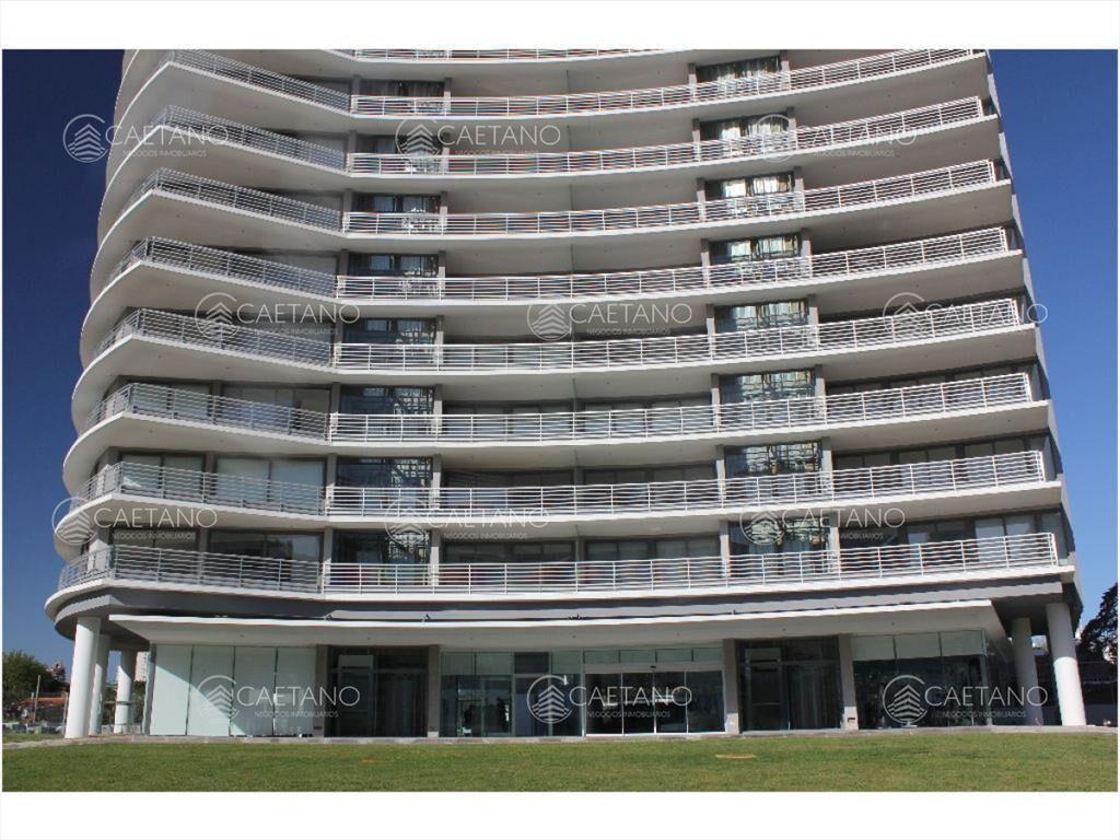 edificio en segunda linea de playa mansa