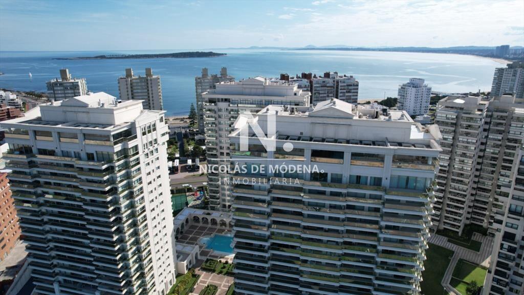 Apartamento en Venta de 3 dormitorios Frente al ,
