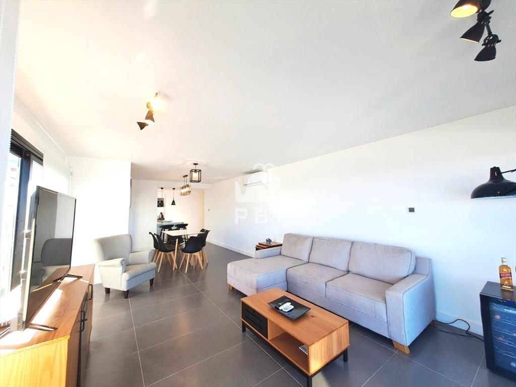 Venta de Apartamento 3 dormitorios, con vista al