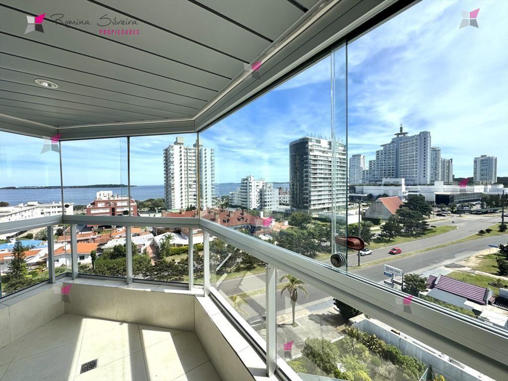 Exclusivo apartamento 3 Dormitorios mas serv ,