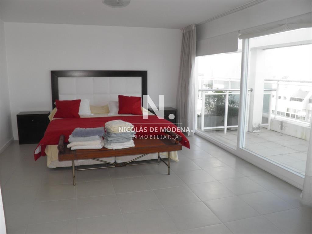 PENT HOUSE EN TORRE DE CATEGORÍA