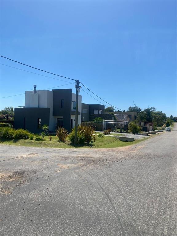 VENTA terreno 3300 m2. EN EXCELENTE UBICACION JUNTO A HARAS