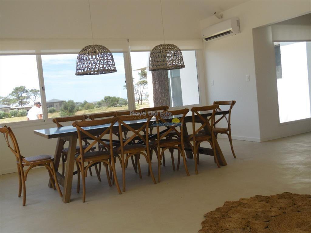 Excelente Casa de 5 Dormitorios en Barrio Privado